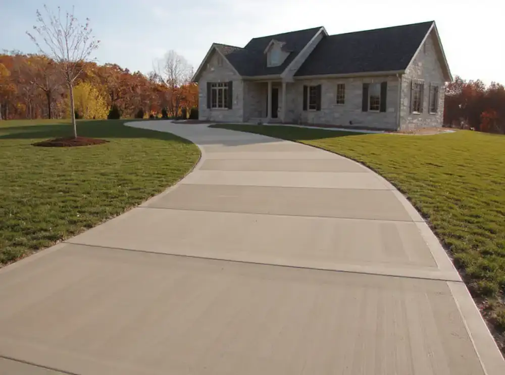 Driveways in Ankeny, Iowa — Finishes that fit the house